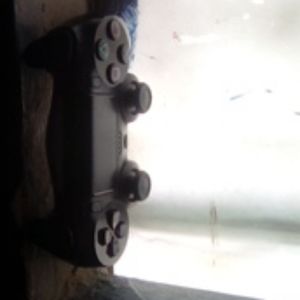 PS4 remote for 10$ or 7$
